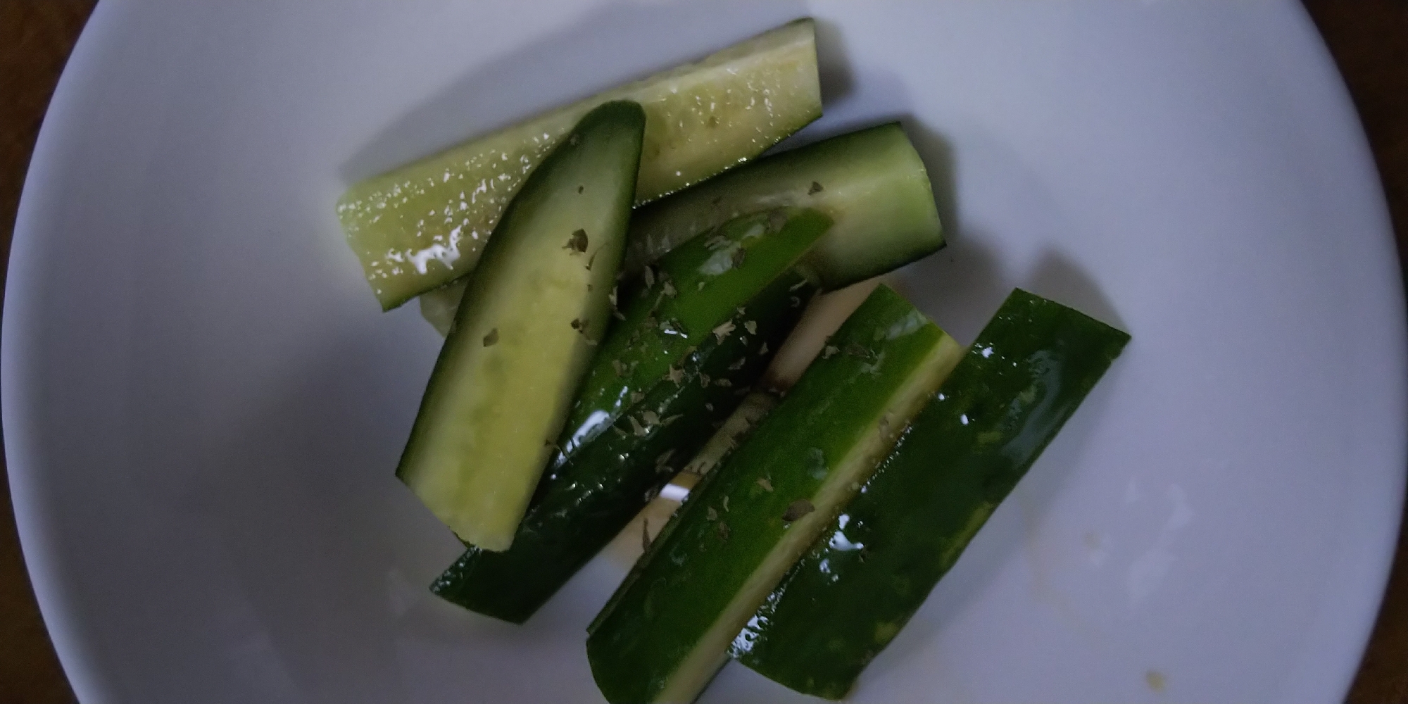 きゅうりの黒酢蟹酢和え・パセリを