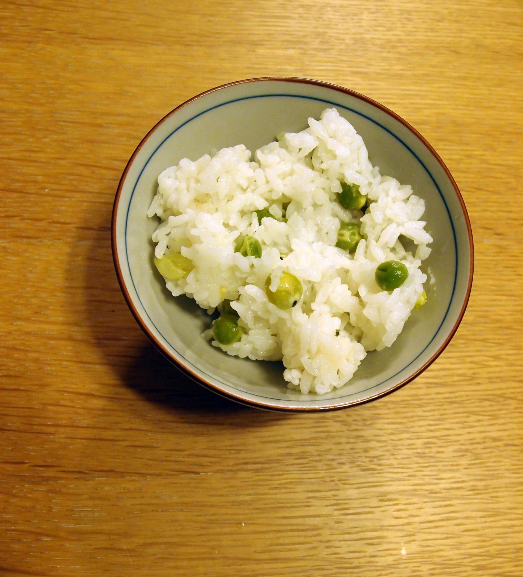 さやごと炊く☆うすいえんどう豆ご飯