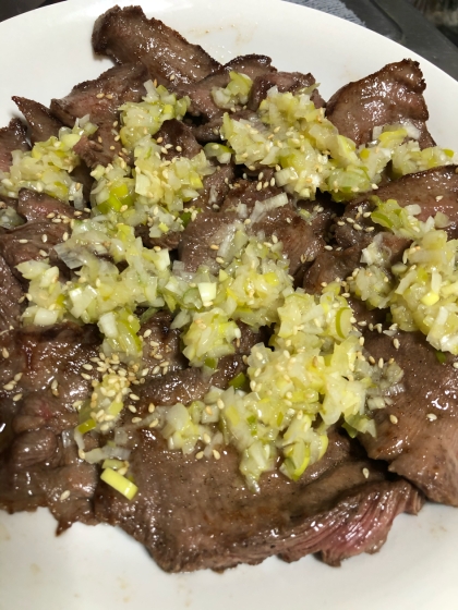 牛タンをブロックで購入したので、美味しく食べたくて作りました！
牛タンだけじゃなく、色々な料理に使えそうなタレでリピート確定です！！