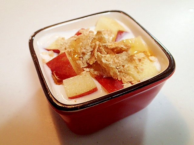 美的　林檎と玄米フレークのメープルヨーグルト