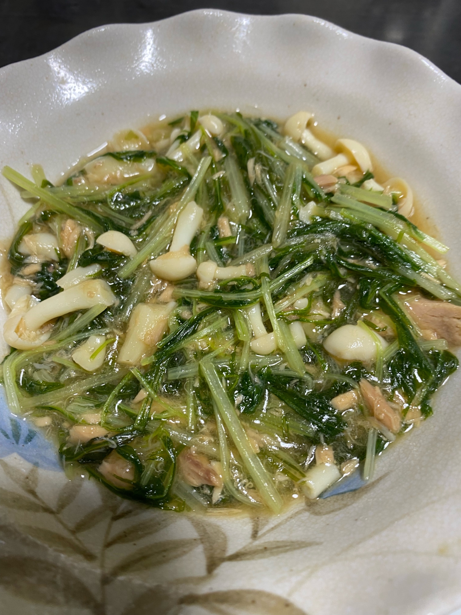 水菜とツナとしめじの炒め物