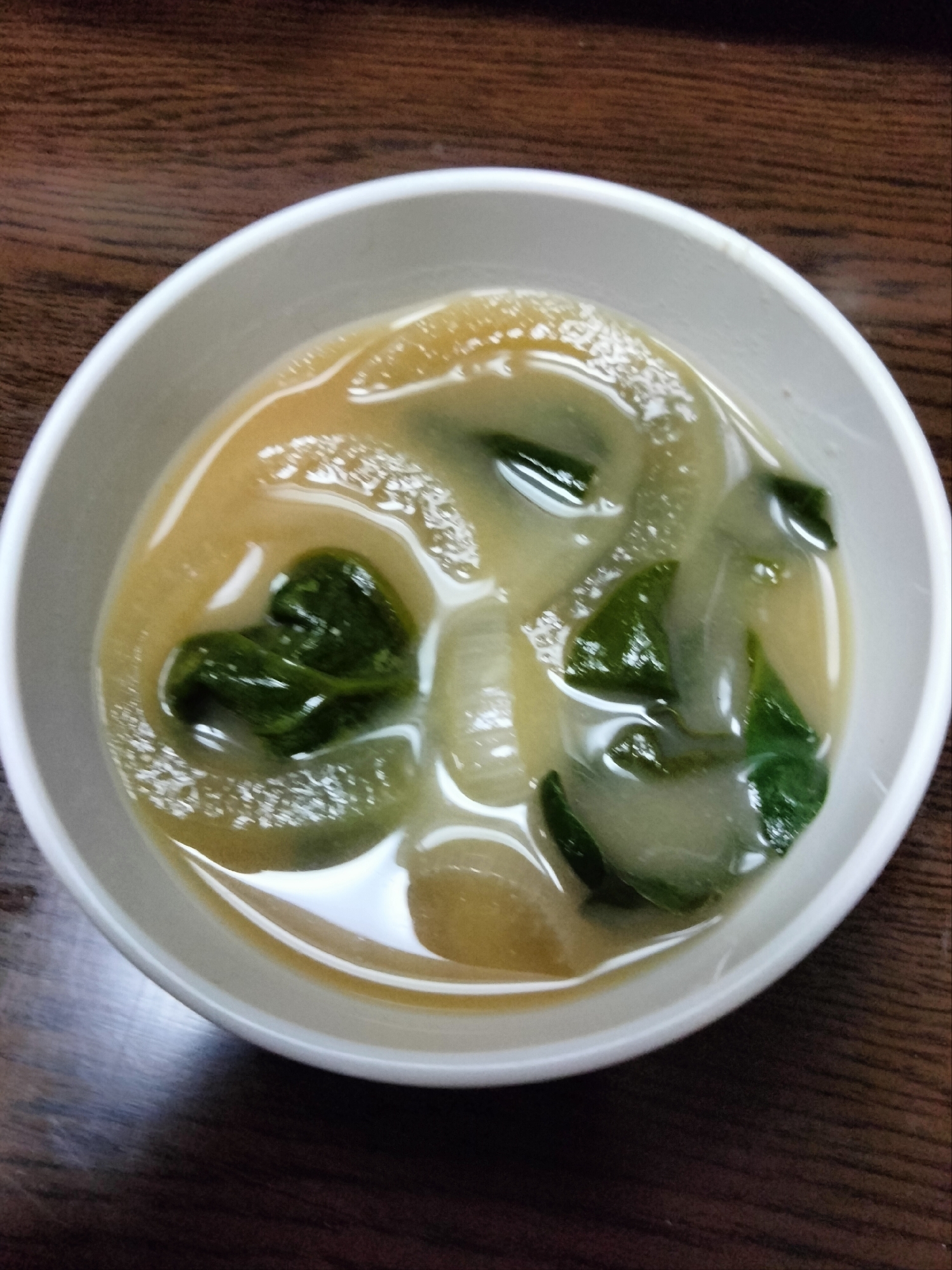 玉ねぎとつるむらさきの味噌汁