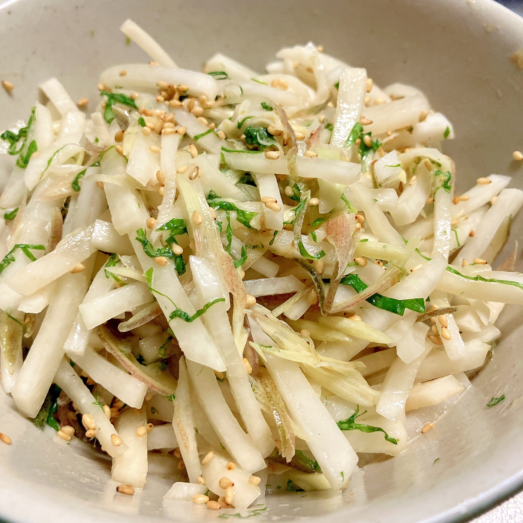 簡単副菜★大根と香味野菜の胡麻和え