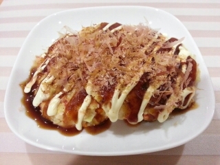 野菜と豆腐とカニカマのお好み焼き