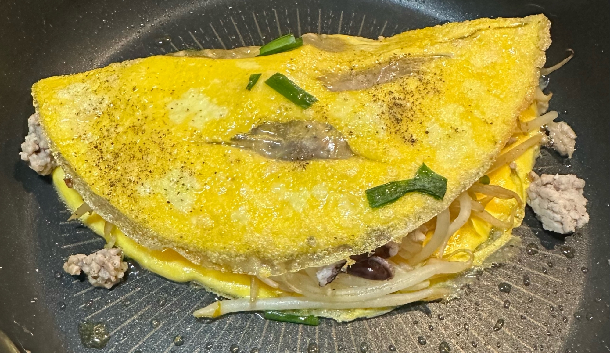エスニック☆バインセオ　具沢山オムレツ
