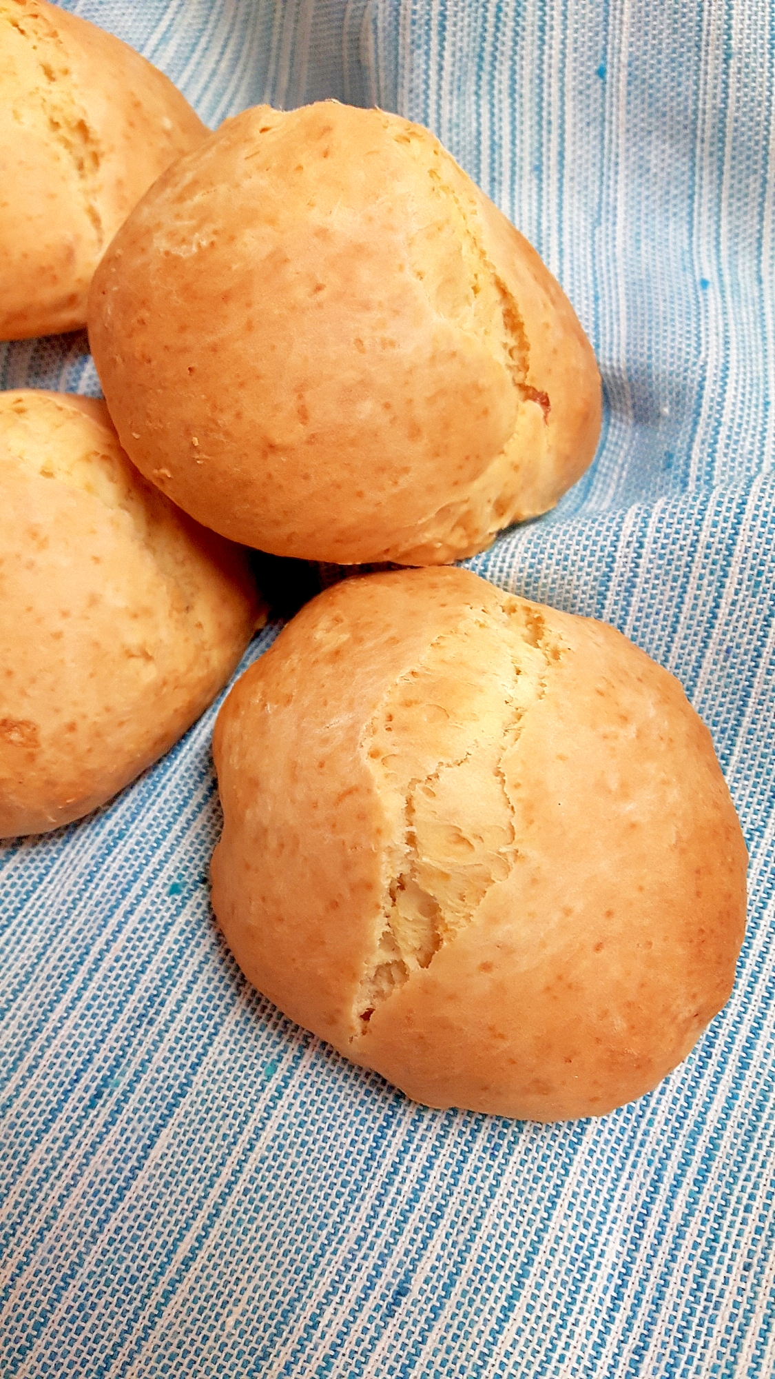 簡単こねるだけ!(^^)無発酵丸パン♪