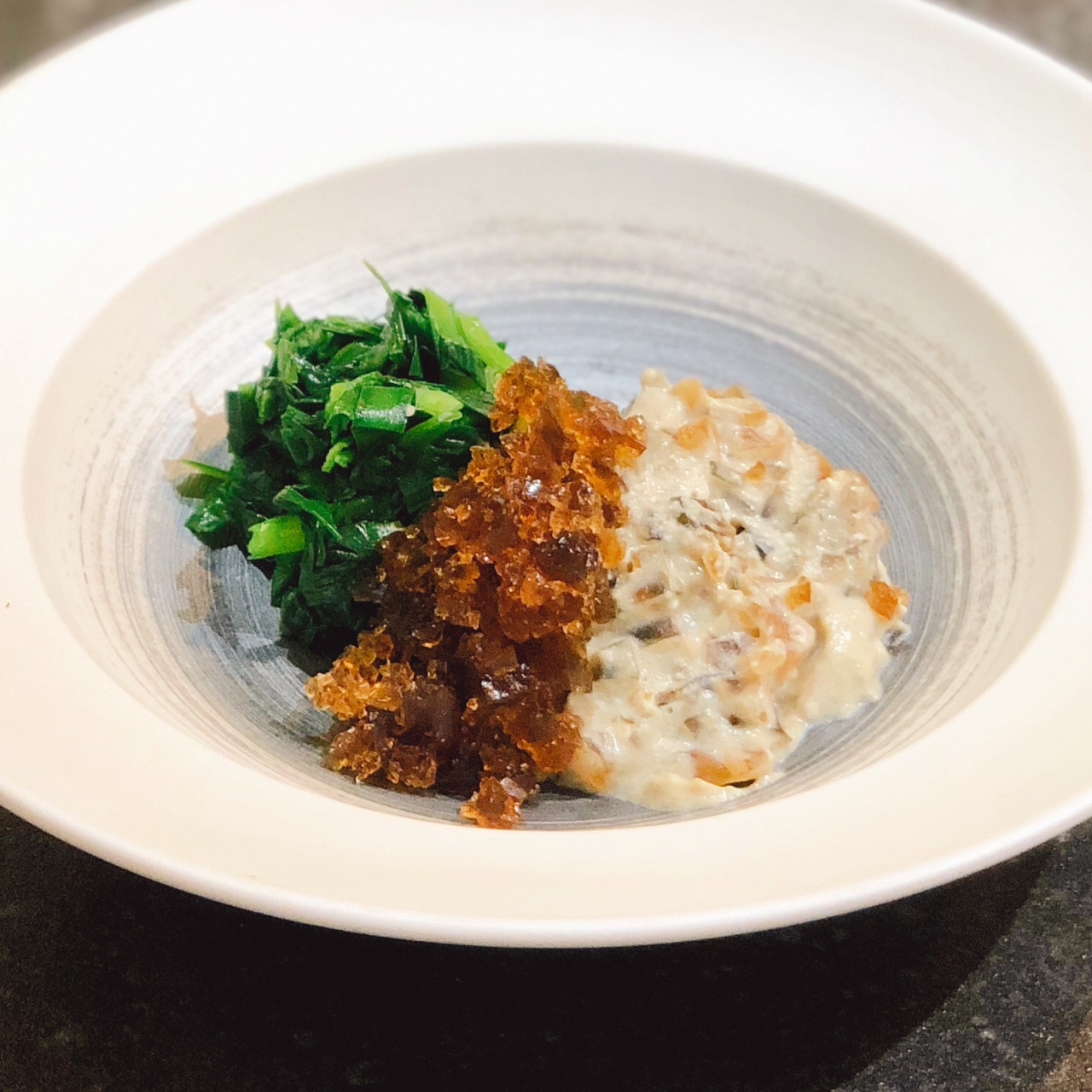 【皮蛋豆腐】ピータン豆腐　黒酢のジュレ添え