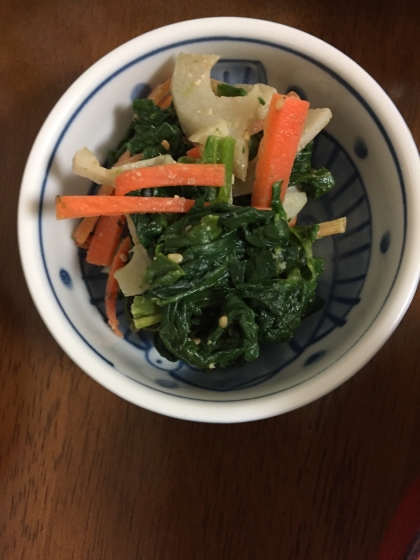 ほうれん草とにんじん、レンコンのナムル