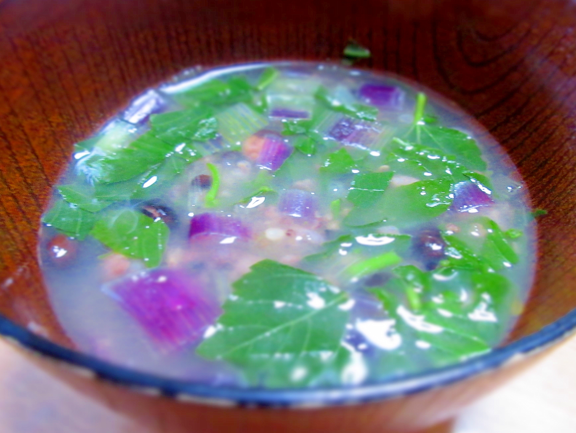 雑穀と紫玉ねぎのスープ