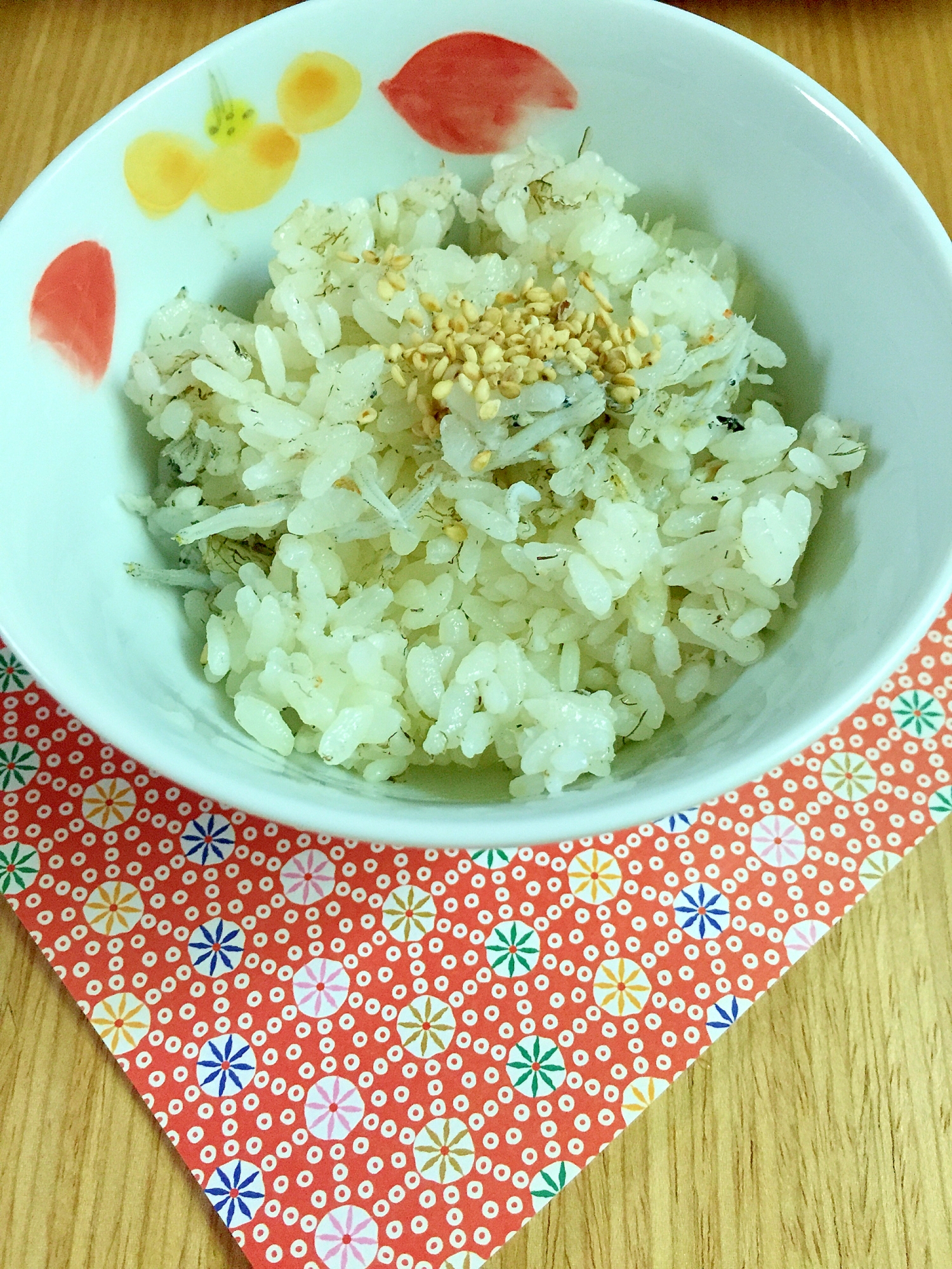 ほのかに梅の香り♩しらすと梅昆布茶の炊き込みご飯