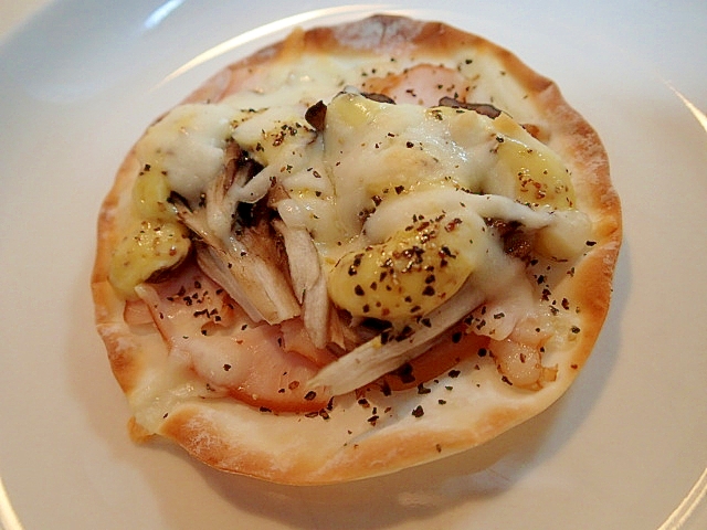 餃子の皮で　スモークチキンと舞茸のおつまみ♬