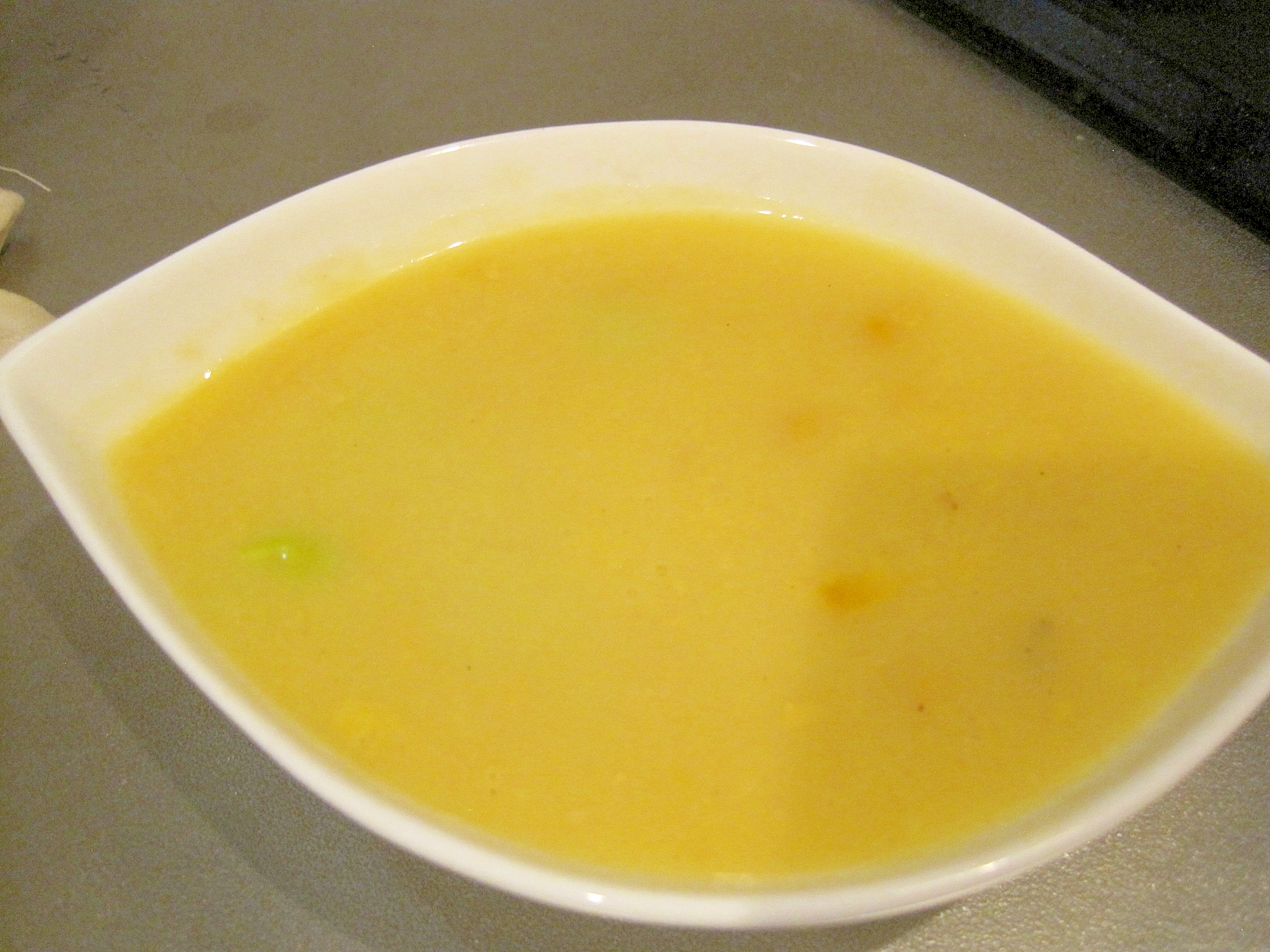 枝豆と生とうもろこしのスープ
