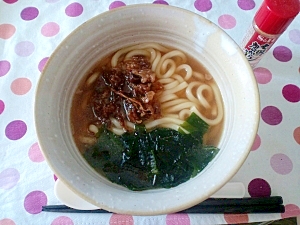 甘辛お肉がおいしい♪肉わかめうどん