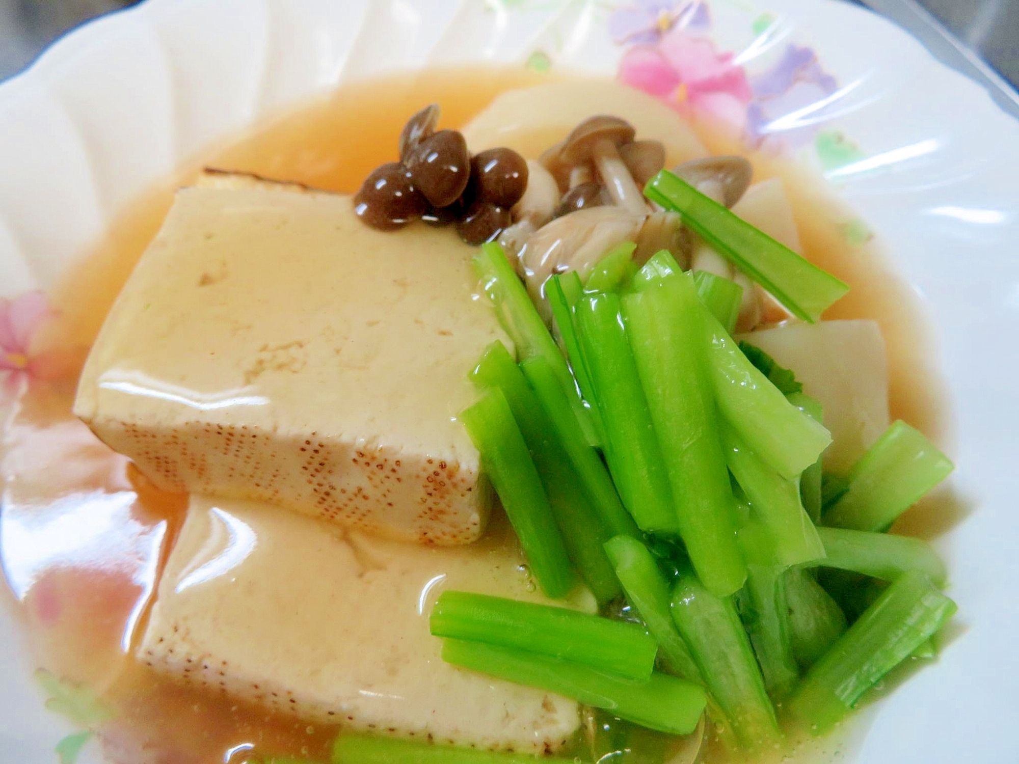 カブと焼き豆腐のとろーりあんかけ煮物