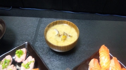 お寿司には、シジミの味噌汁が合いますねー。
美味しかったー。