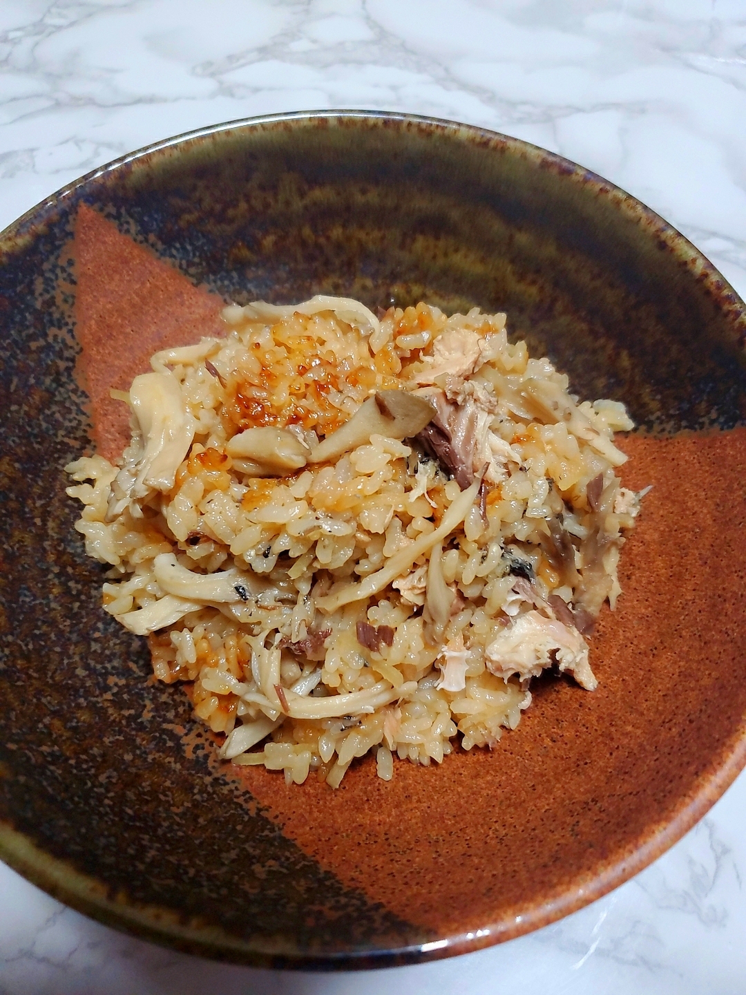 鯖の水煮と舞茸の炊き込みご飯