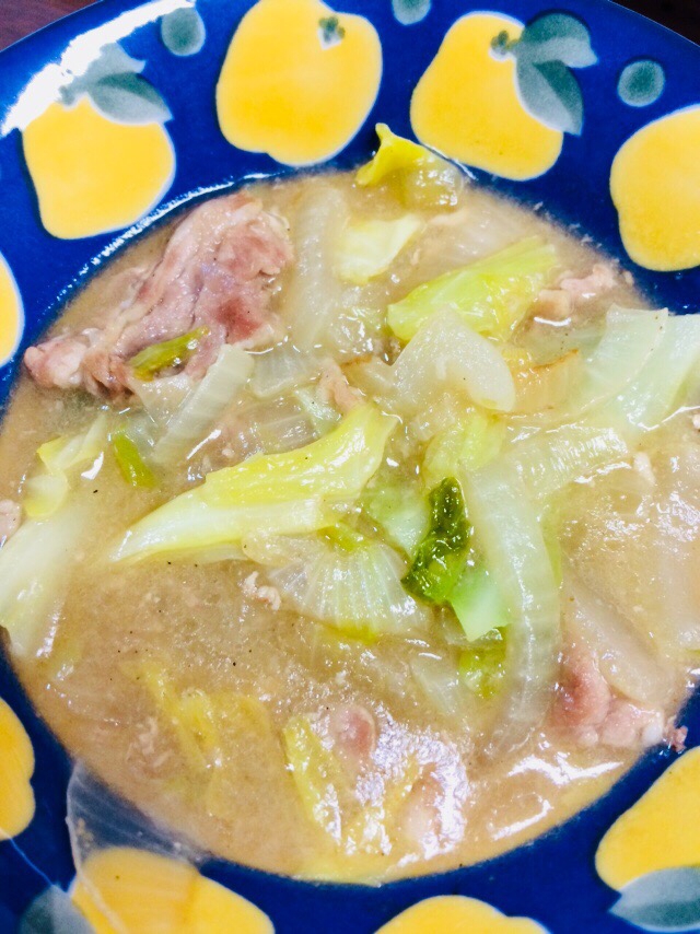 キャベツと玉ねぎと豚こま肉のとろとろ煮