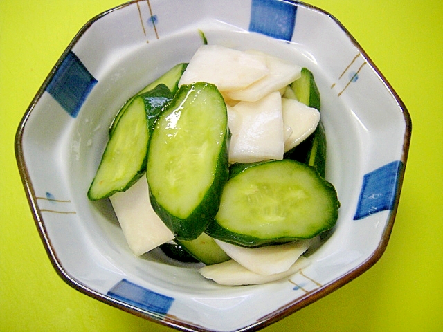 カブときゅうりの梅昆布茶浅漬け