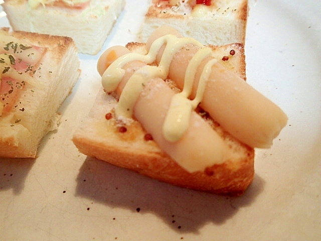 大蒜香る　チーズかまぼこのミニトースト