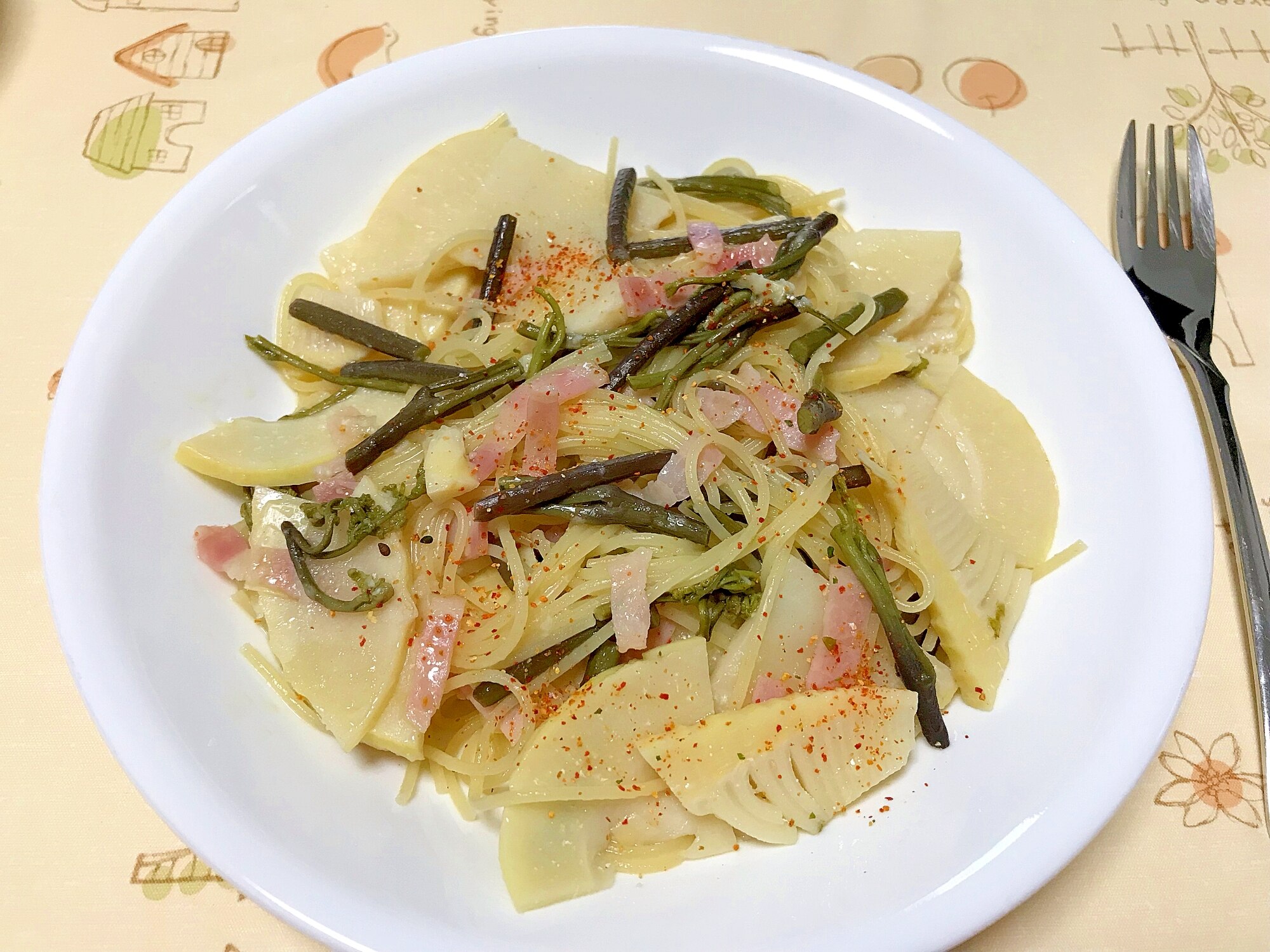 ワラビと筍のペペロンチーノ風 レシピ・作り方 by もぐもぐばばち