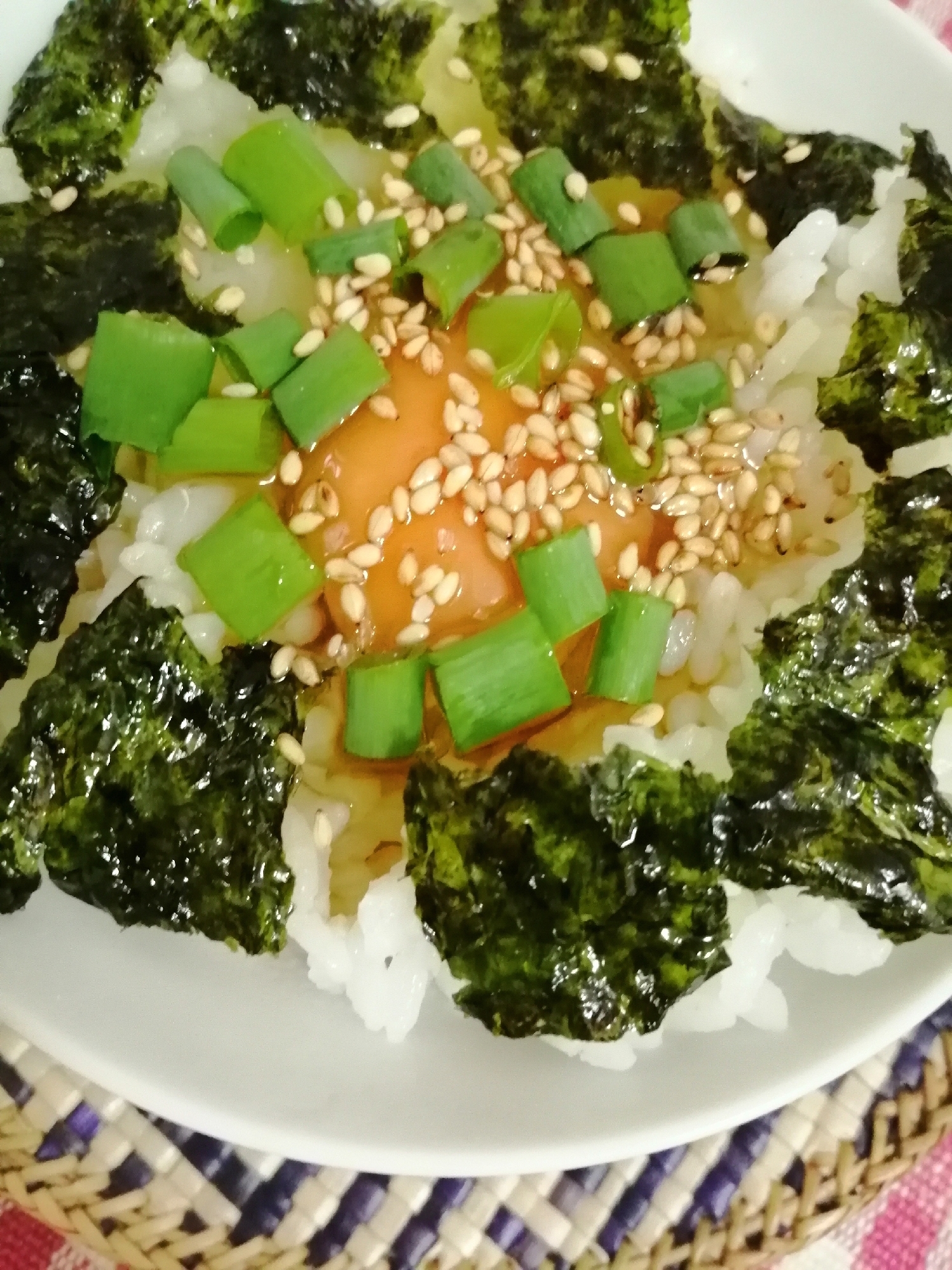 韓国のりとねぎとごまとつゆ卵かけご飯