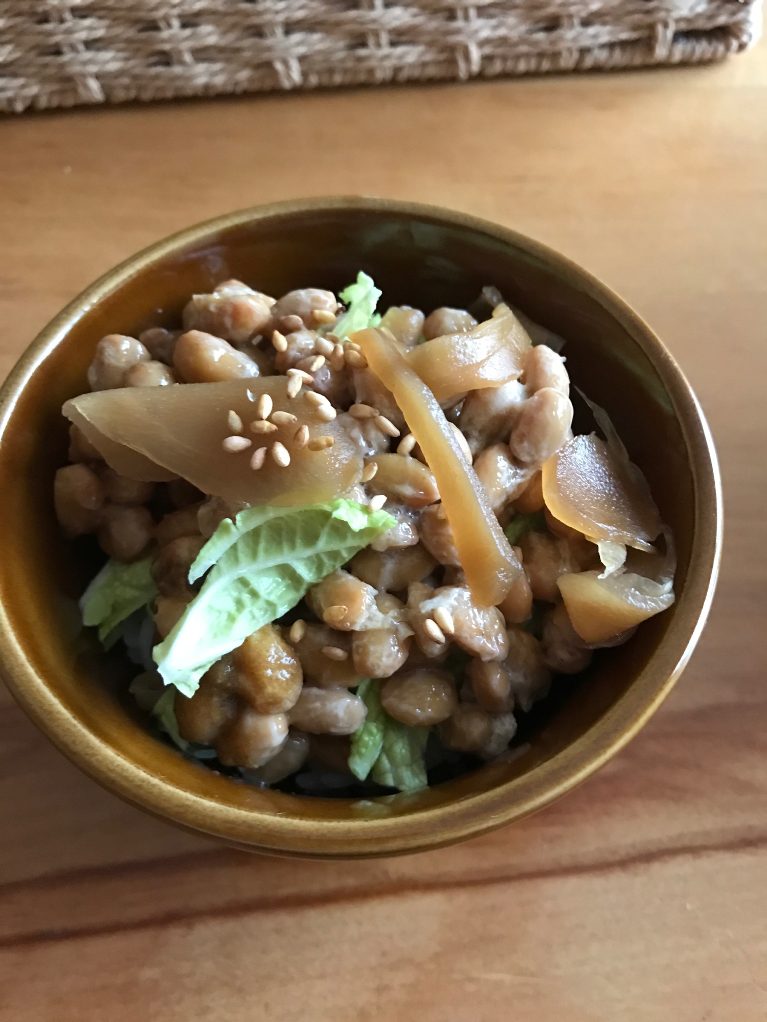 シャキシャキ白菜と生姜の佃煮の納豆丼