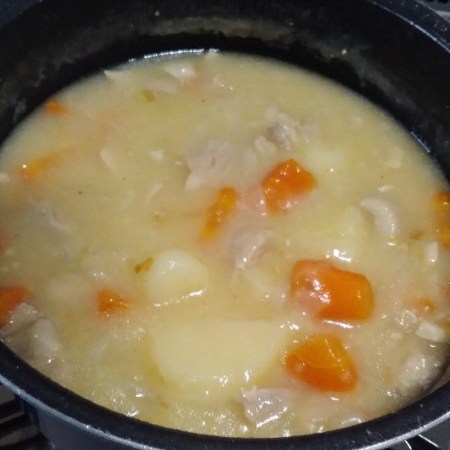 チキンクリームシチュー