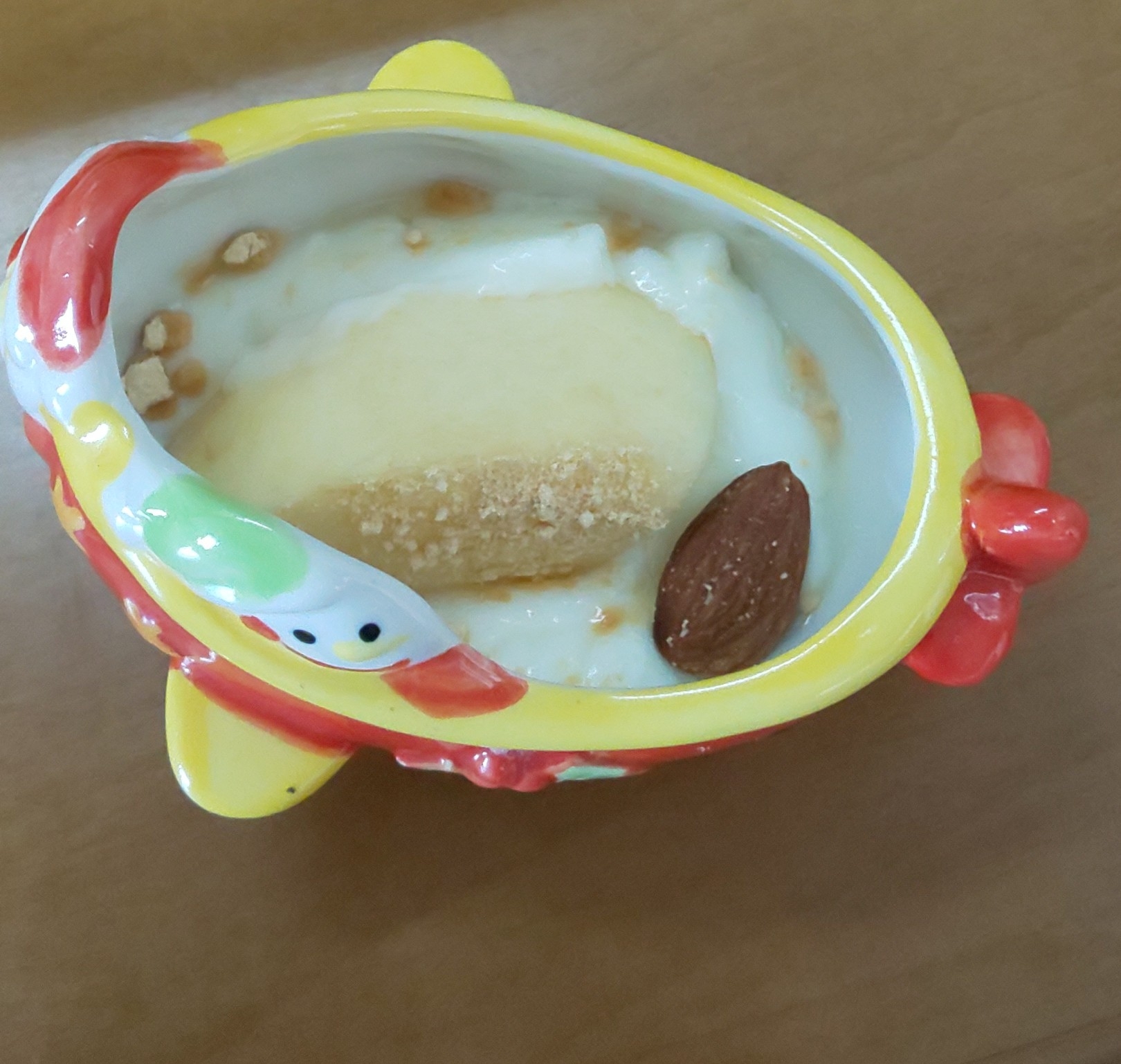ヨーグルトに♪りんごとアーモンドを