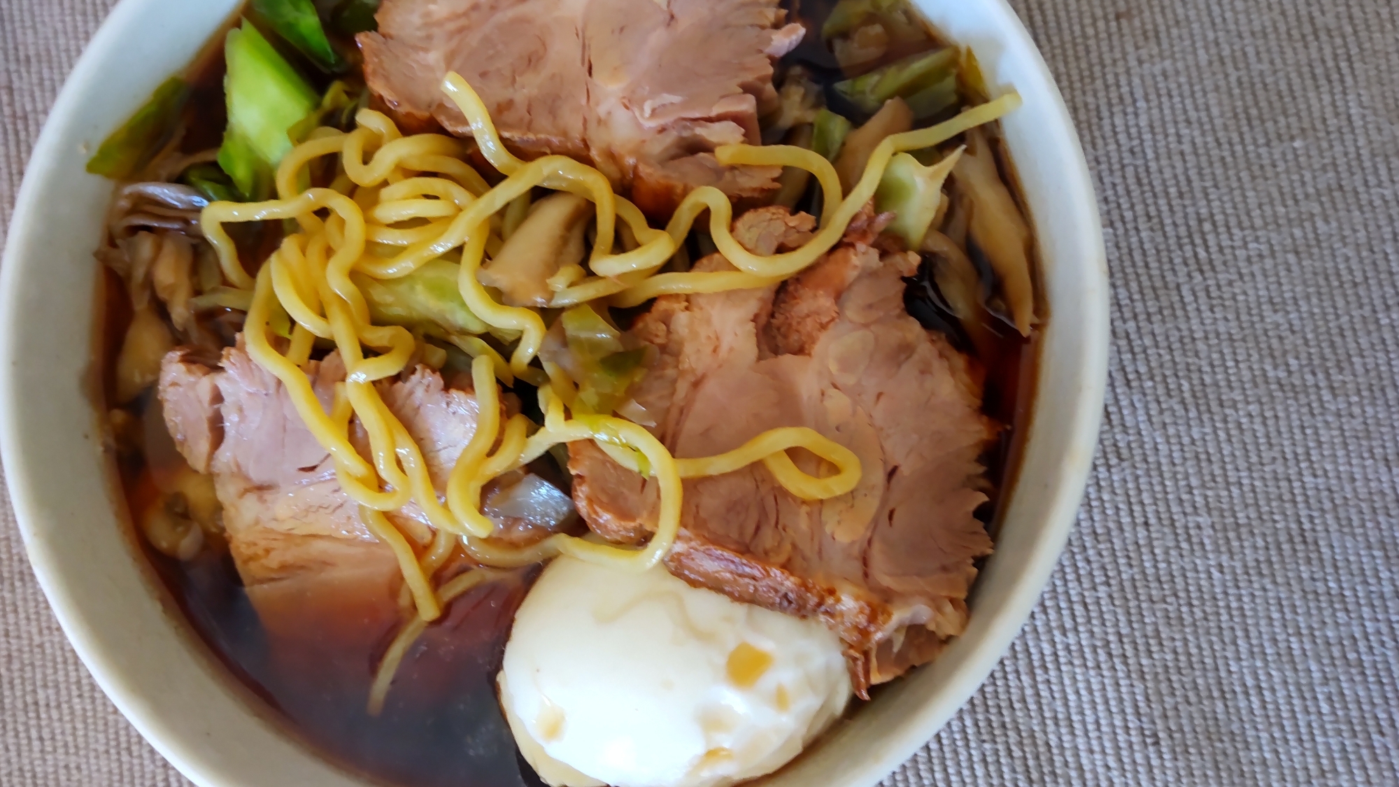 チャーシュー煮汁のラーメン