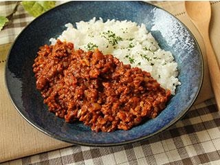 フライパンで簡単！　トマトキーマカレー