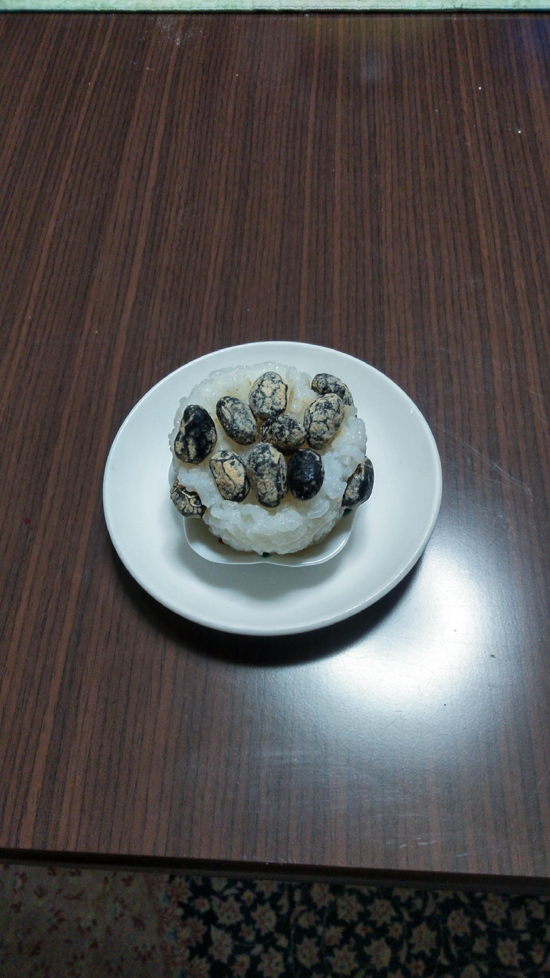 黒甘納豆の餅米菓子