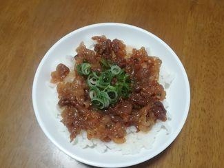 牛ばら肉の焼肉丼