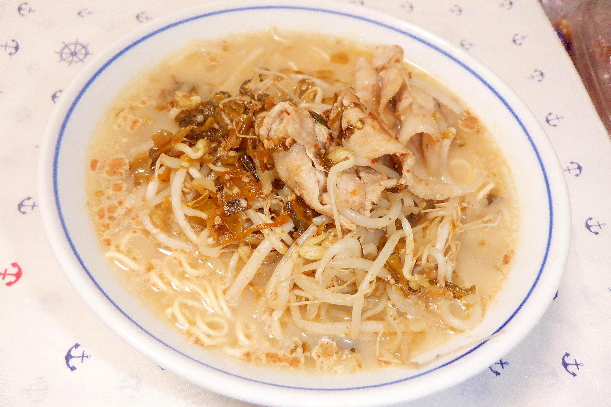 マルちゃん正麺を簡単アレンジ♪豚高菜もやしラーメン