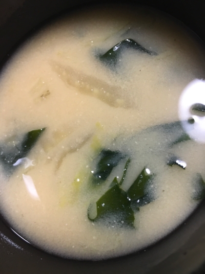 白菜とわかめのお味噌汁