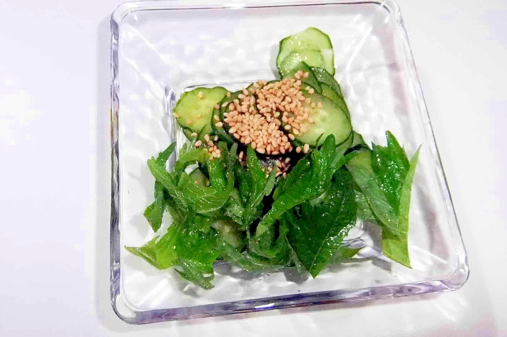 キュウリの大葉胡麻和え