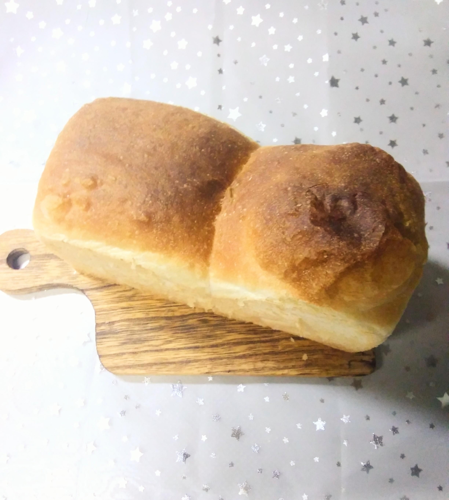 シンプル　山型食パン