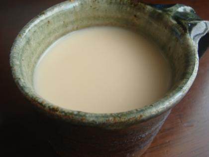 烏龍茶だとさっぱり爽やかなミルクティになりますね♪
ミルクを入れてもくどくならなくてコクコク飲めちゃいます。
後口爽やかでおいし～ ( *´艸｀)♪