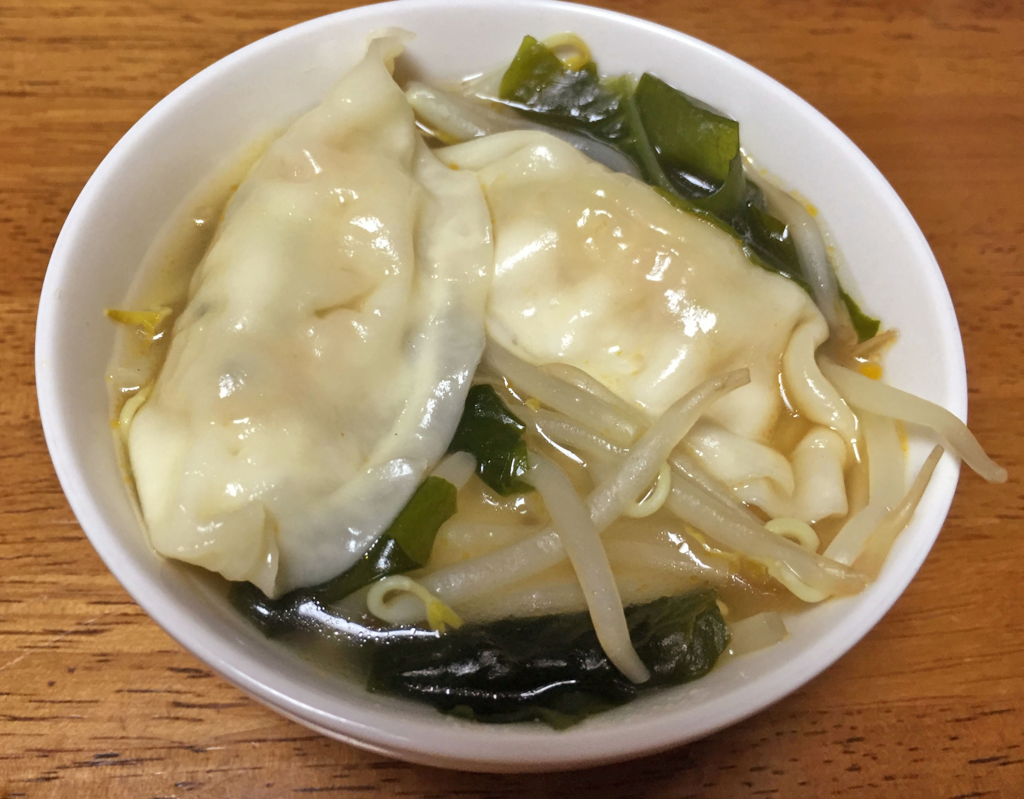 焼き餃子で水餃子スープ