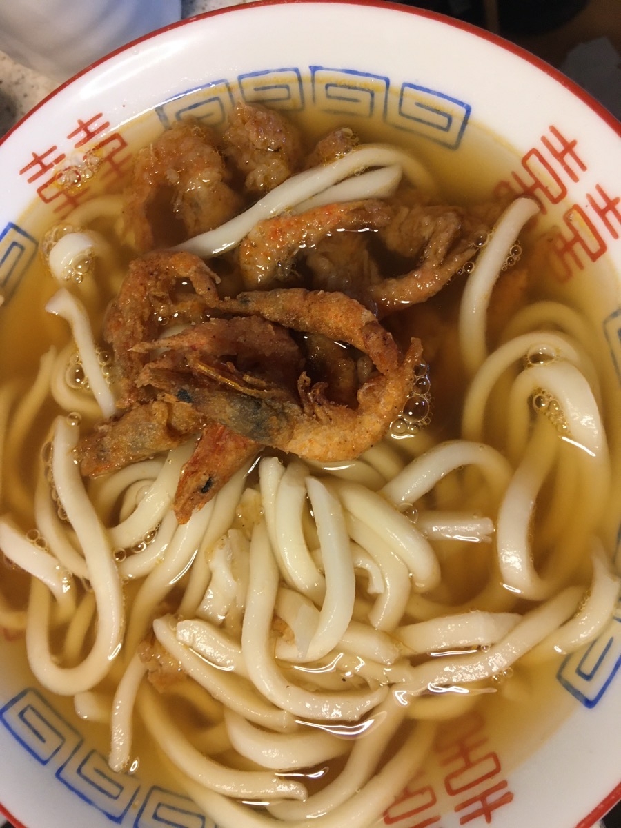 続一人暮らしの小エビの唐揚げでダシをとる煮込うどん