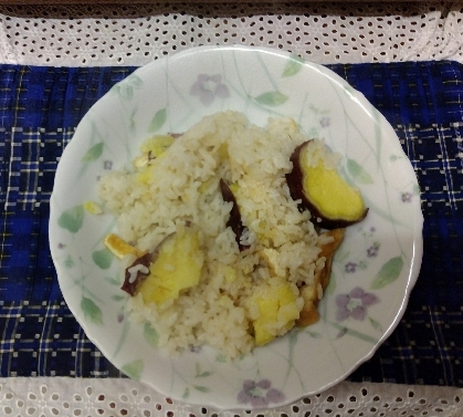 さつまいもと油揚げの炊き込みご飯