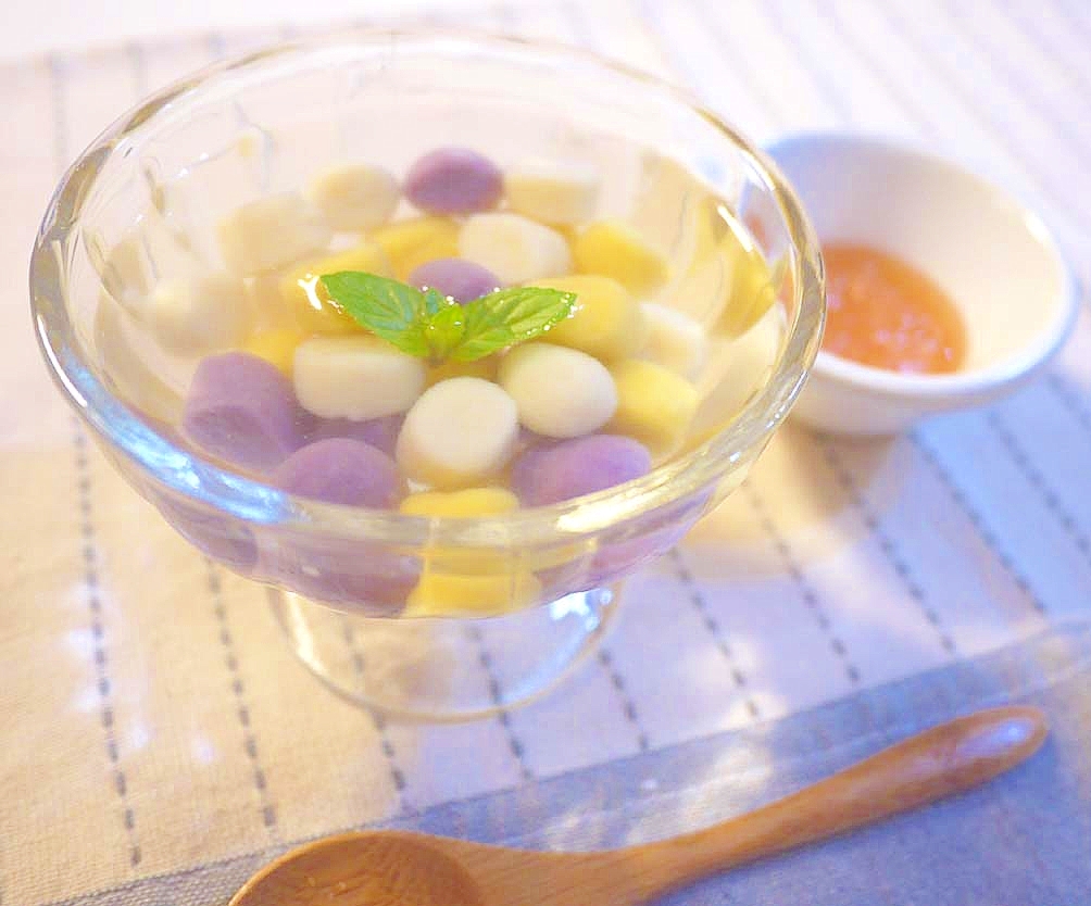 ３色絹ごし白玉のかんざらし風