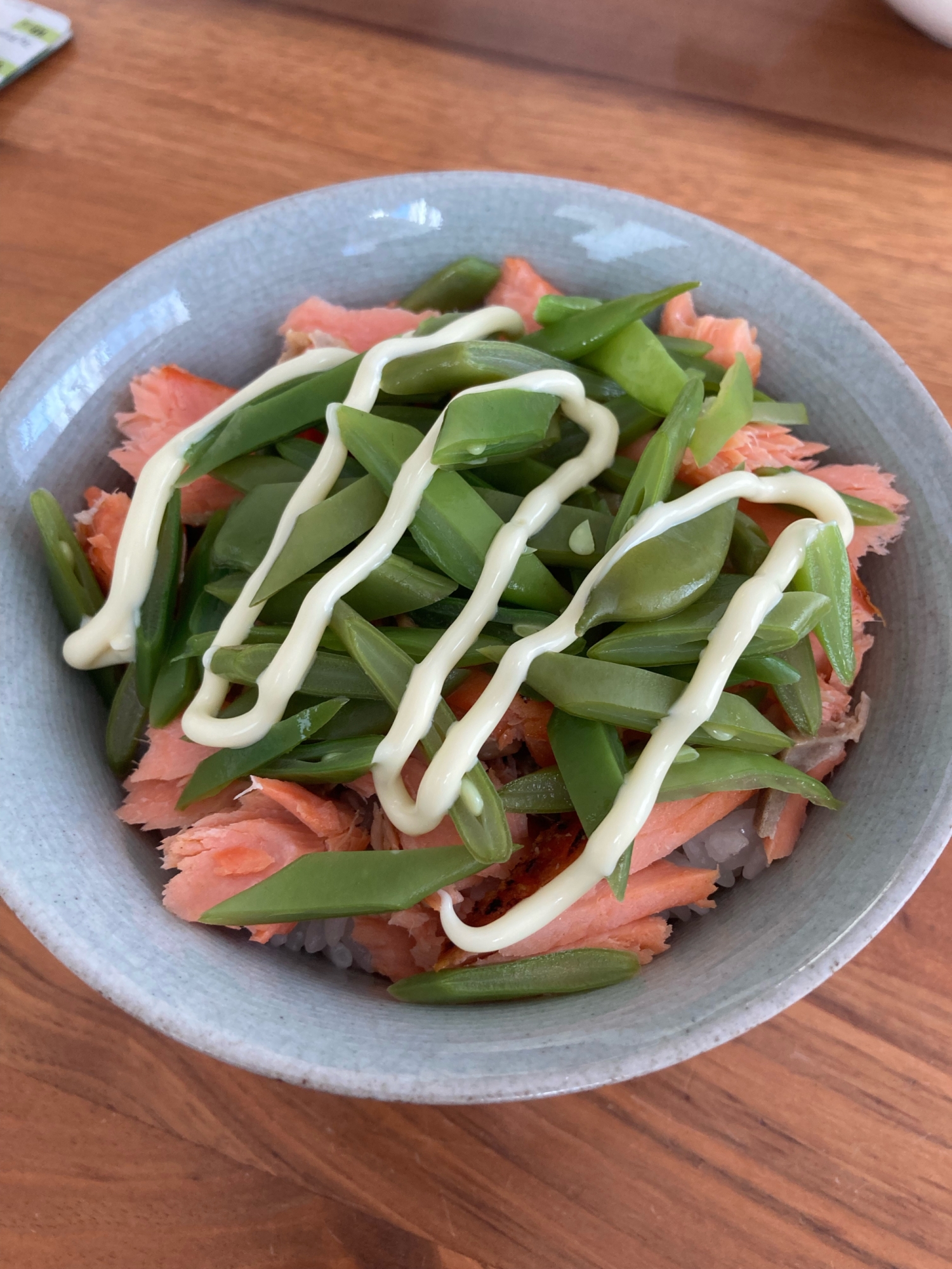 鮭とささげのマヨかけ丼