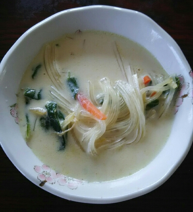 野菜炒めの残り物で牛乳スープ