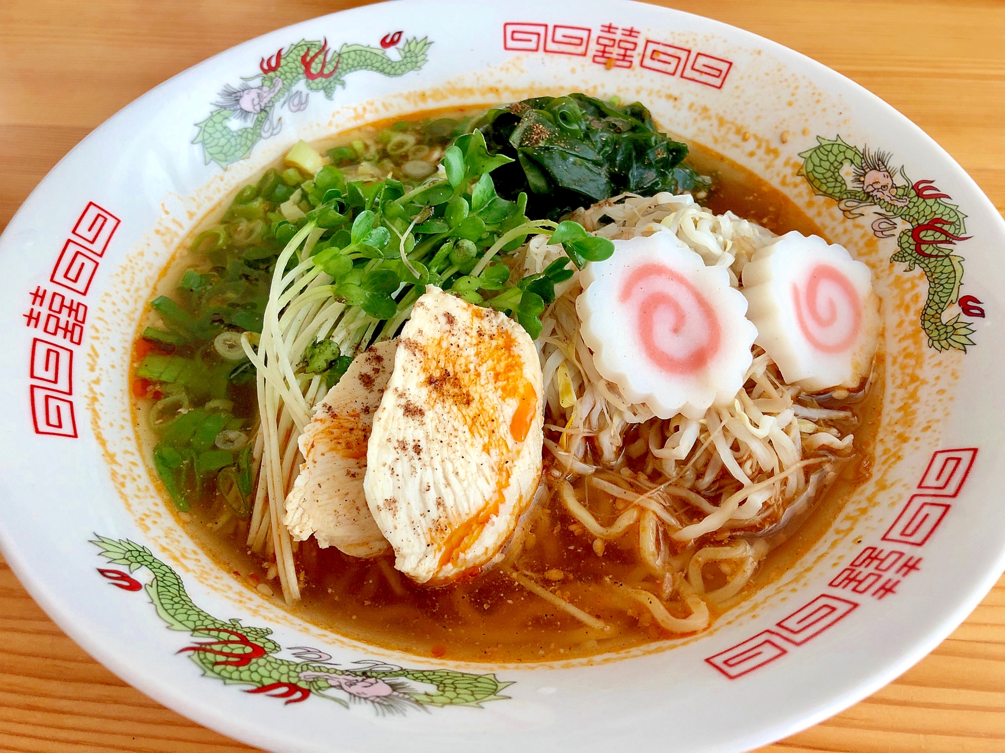 醤油ラーメンを☆濃くありピリ辛ラーメンに！