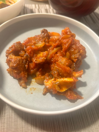 お肉がほろほろ♪チキンのトマト煮込み