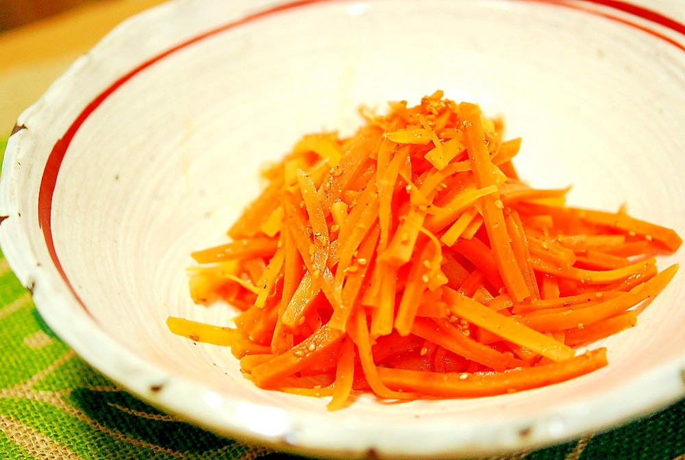 レンジで簡単！中華だしでにんじんのナムル。