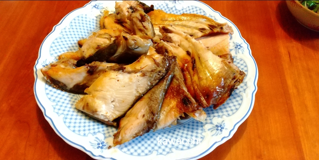 焼くだけおつまみ♡ぶりのあらの塩焼き