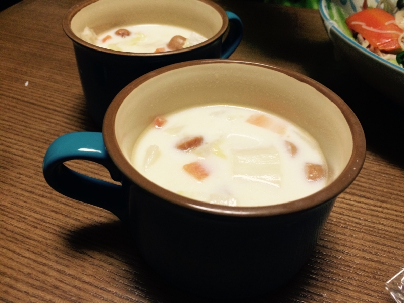 体ぽかぽか♫ウインナーと白菜のミルクスープ