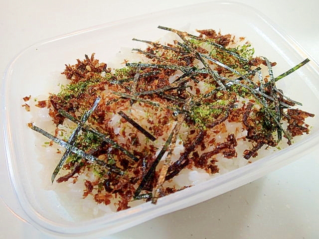 お弁当　錦松梅と青のりと刻み海苔のご飯