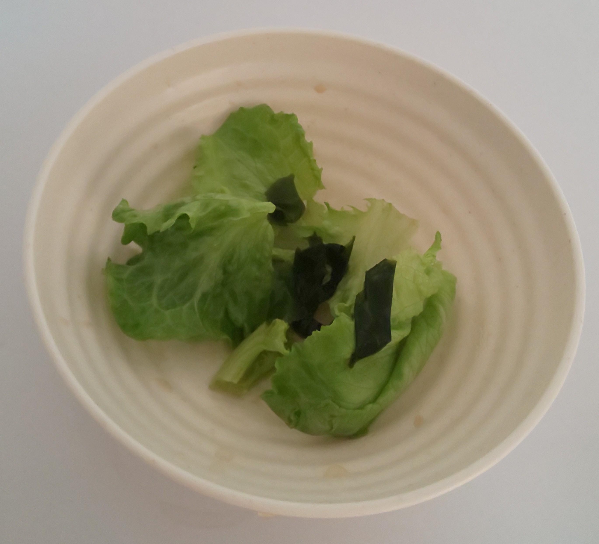 レタスとわかめのサラダ